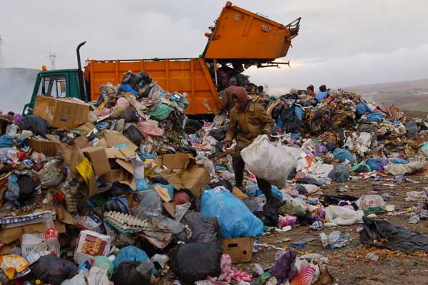 Tri des déchets à Oran : Des bouteilles en plastique contre des tickets de crédit téléphonique