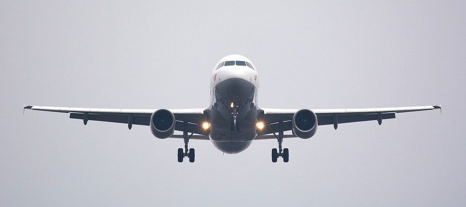 Transport aérien: Du mieux en 2021 malgré Omicron, selon l’IATA