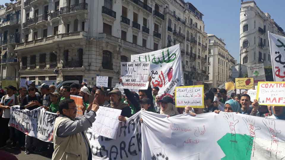 marche des étudiants à Alger