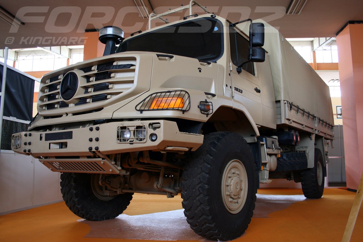 Industrie militaire Livraison de 446 camions multifonctions MercedesBenz Algerie Eco