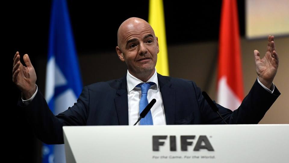 Le président de la FIFA lance un appel d’investissement de 1 milliard $ dans les stades en Afrique