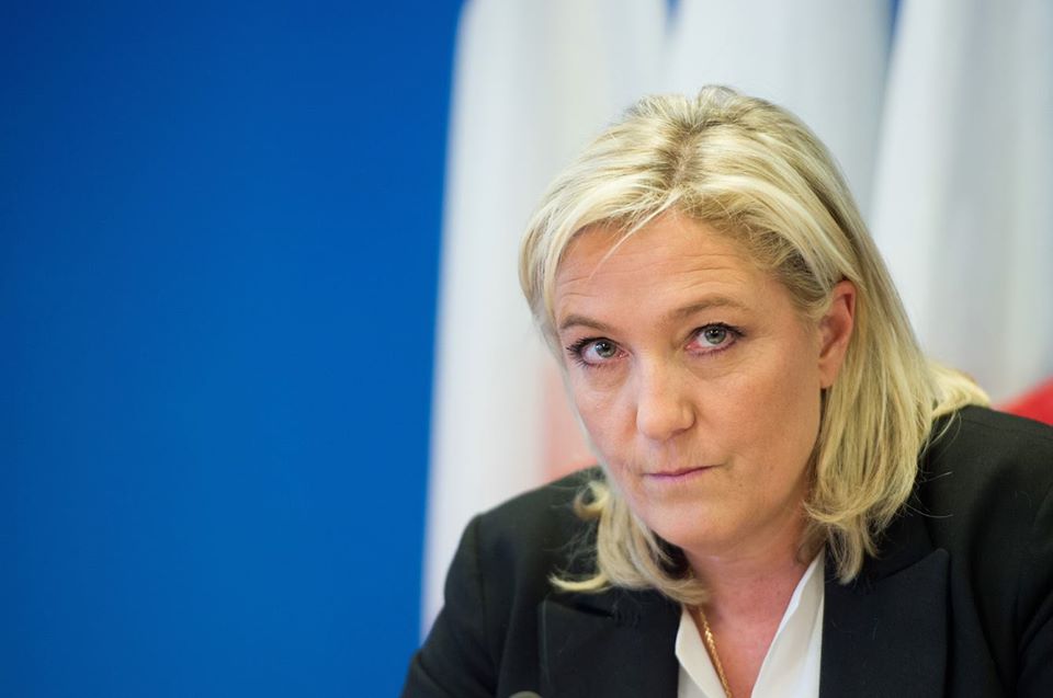 Décès de Gaid Salah : Marine Le Pen craint des « troubles politiques » en Algérie