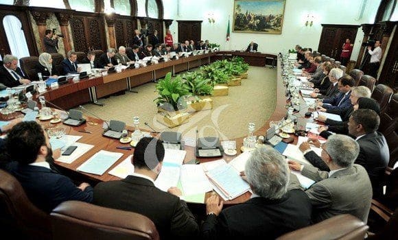 Report de la réunion du conseil des ministres