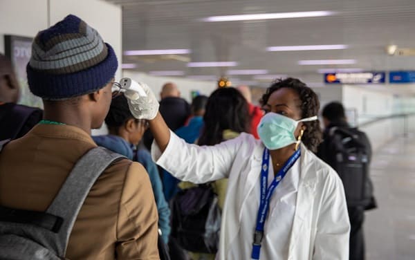 Le point sur la pandémie : L'Afrique dépasse les 100.000 morts