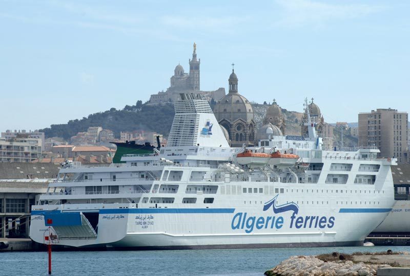 Confinement sanitaire dès l’arrivée de deux bateaux transportant des Algériens venant de France