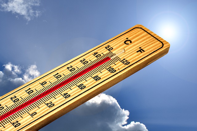 Selon une étude américaine, la chaleur et les rayons du soleil pourraient affaiblir le virus