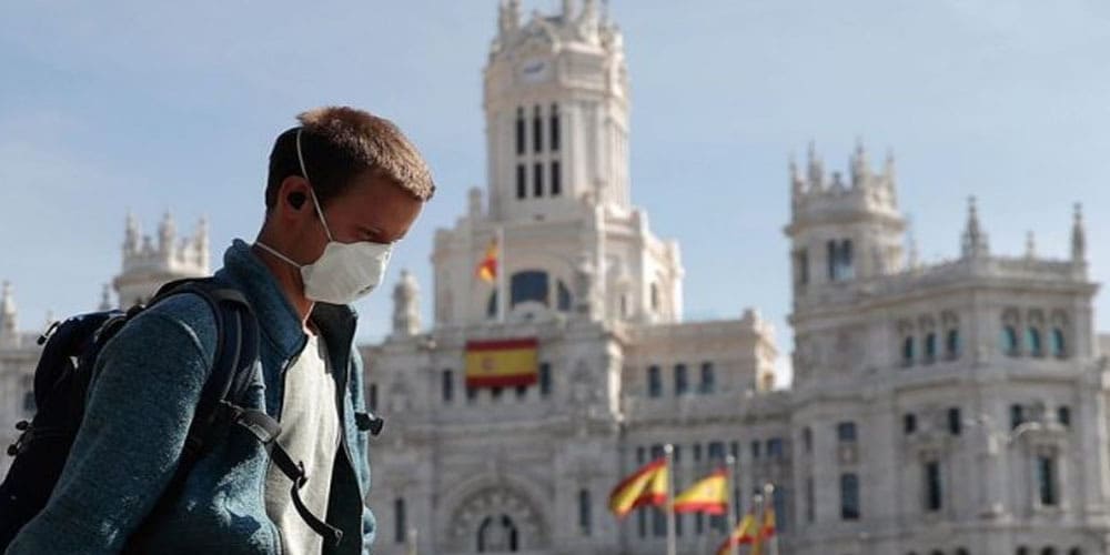 Le point sur la pandémie dans le monde: plus de 200.000 personnes confinées en Catalogne