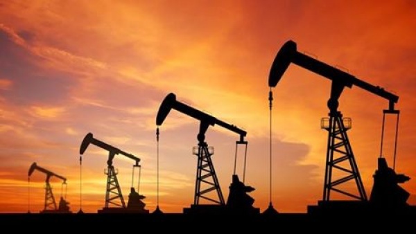 Le pétrole chute, le WTI sous 80 dollars le baril