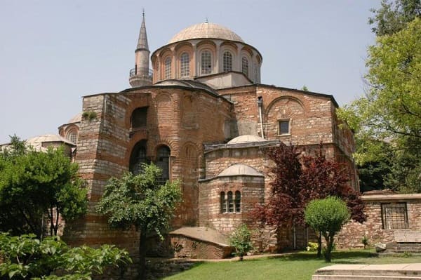 Après Sainte-Sophie, la Turquie reconvertit une autre ex-église en mosquée