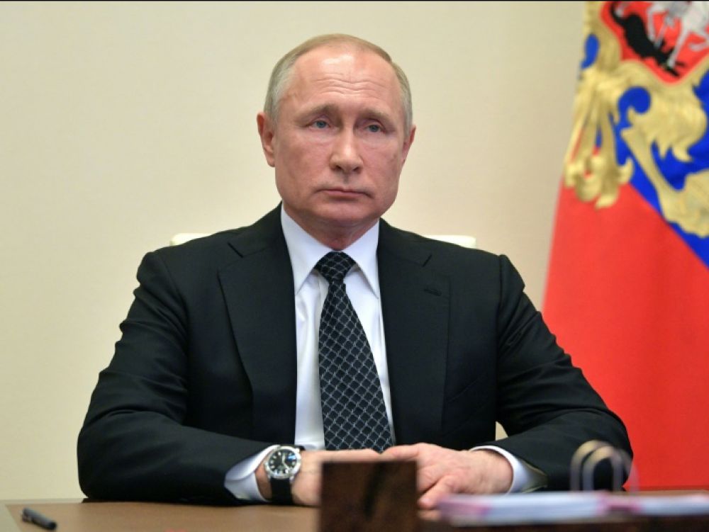 Poutine invite le président de la République à se rendre en Russie