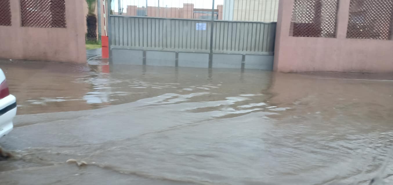 Vidéos : de fortes pluies provoquent des inondations à Alger