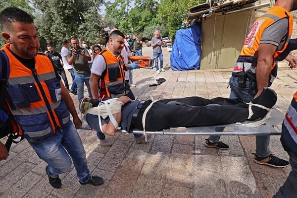 Nouveaux heurts sur l'esplanade des Mosquées à Jérusalem, des centaines de blessés