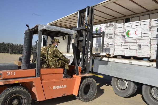 L'Algérie envoie une deuxième cargaison d'aides humanitaires au Mali