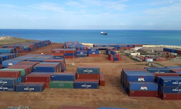 Port de Mostaganem : Ouverture d’une enquête judiciaire sur l’affaire de sortie et transfert de 311 conteneurs