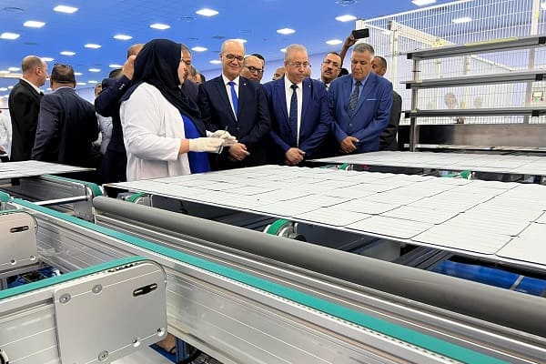 Ouargla : Inauguration d'une usine de panneaux solaires