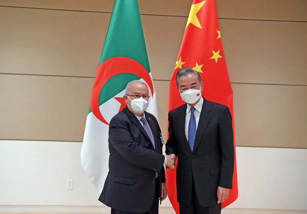 La Chine accueille favorablement l'adhésion de l'Algérie aux BRICS