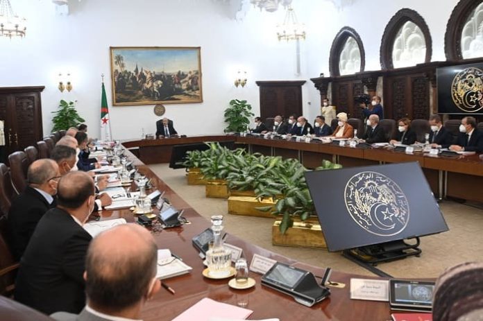 Le Président Tebboune préside dimanche une réunion extraordinaire du Conseil des ministres