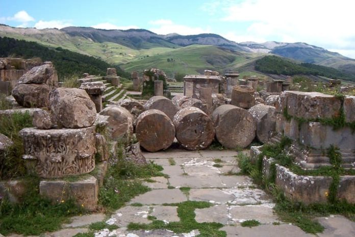 Fouilles archéologiques sans autorisation : un réseau criminel démantelé à Sétif