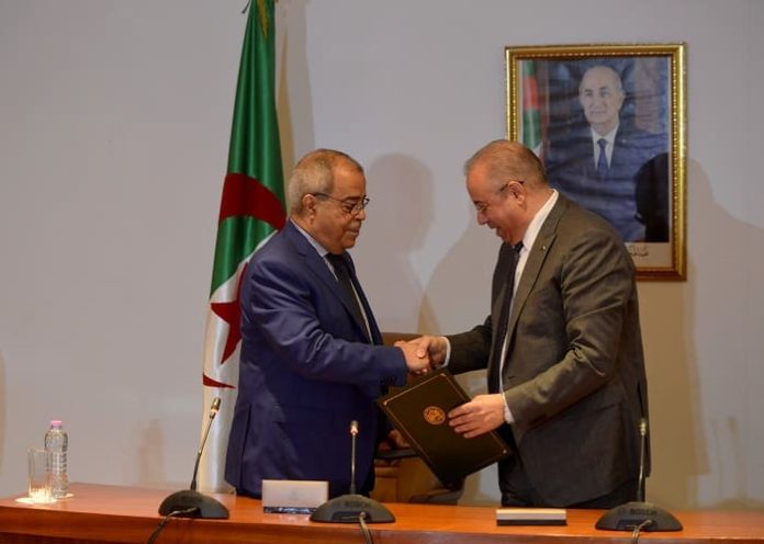 Ali Aoun prend ses fonctions à la tête du ministère de l'Industrie et de la Production pharmaceutique