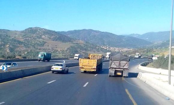 Autoroute Est-Ouest : reprise de la circulation des véhicules poids lourd Bouira-Alger