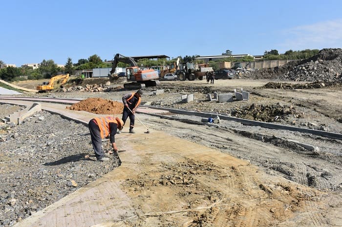 Le wali d'Alger, Mohamed Abdenour Rabhi, a inspecté, mardi, les deux projets d'aménagement du parc «Dounia» et de la façade maritime des «Sablettes»