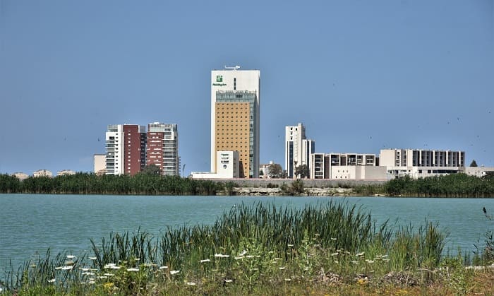 Le wali d'Alger, Mohamed Abdenour Rabhi, a inspecté, mardi, les deux projets d'aménagement du parc «Dounia» et de la façade maritime des «Sablettes»