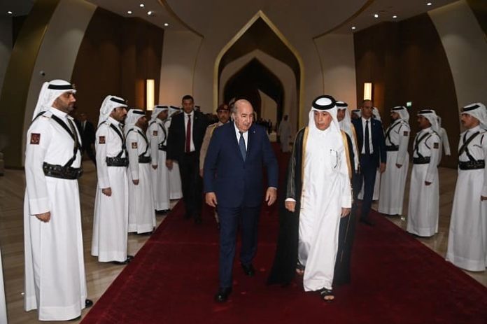 Le président Tebboune quitte le Qatar à destination de la Chine