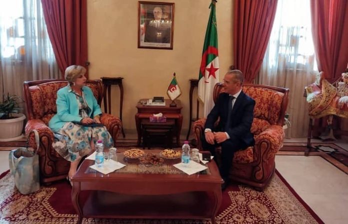 Le ministre de l'Agriculture, Abdelhafid Henni, a reçu l'Ambassadrice des États-Unis d'Amérique en Algérie, Mme Elizabeth Moore Aubin