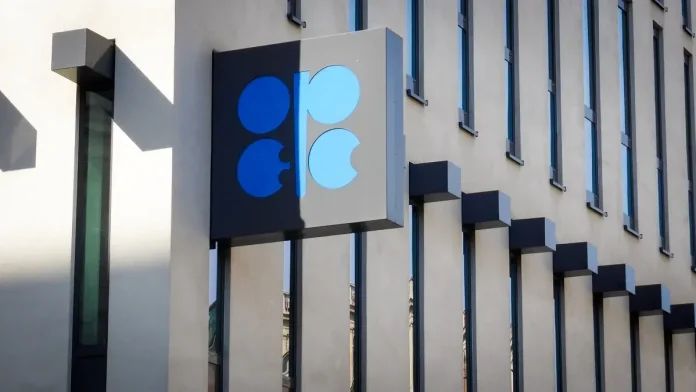 L'Opep+ reporte sa réunion au 30 novembre, chute des cours du pétrole