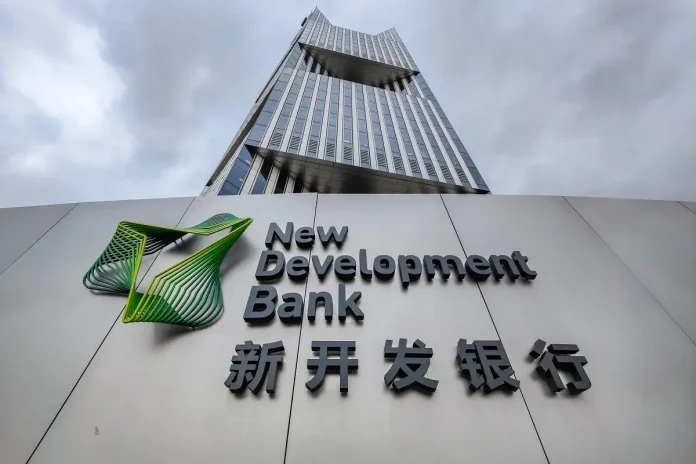 La banque des BRICS prévoit d’accorder des prêts d'un montant global de 5 milliards $ en 2024