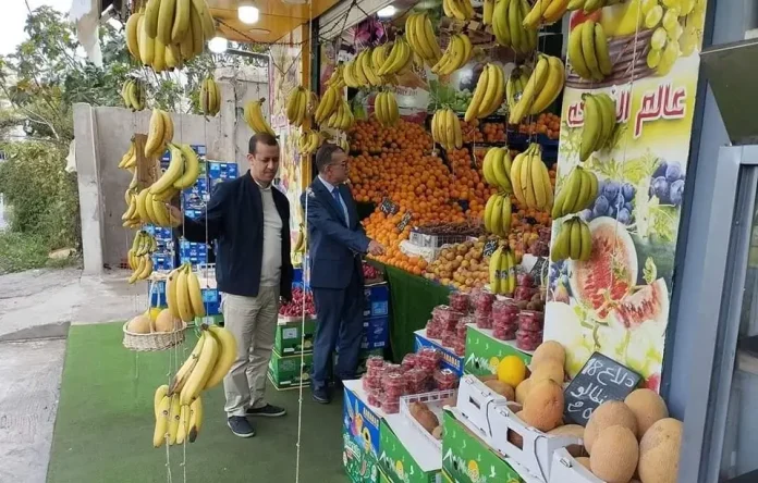 Commerce : Zitouni appelle à boycotter la banane pour contrer la flambée des prix
