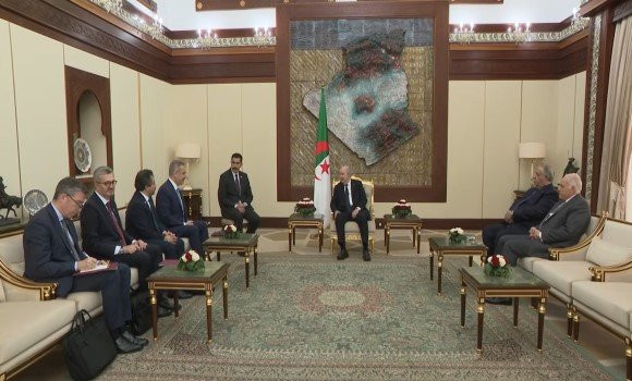 Le président Tebboune reçoit le ministre turc des Affaires étrangères