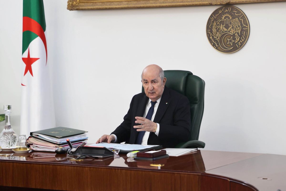 Le président Tebboune ordonne la régularisation des jeunes exerçant dans la micro-importation